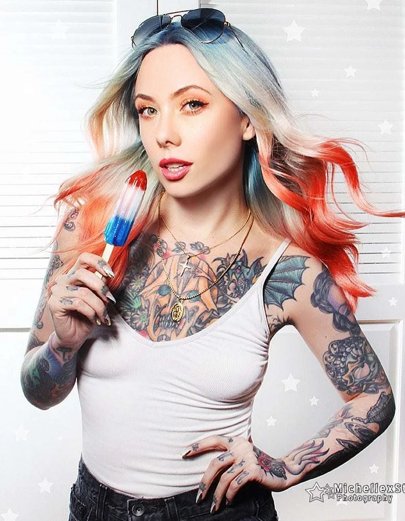 纹身艺术家、模特和电视明星 - Megan Massacre
