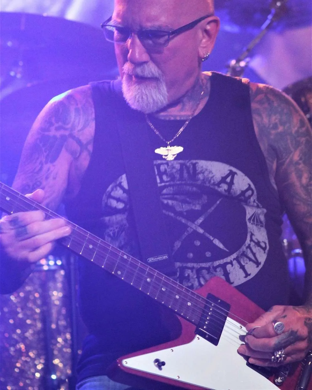 Artista de tatuagem e músico Bob Tyrrell, tatuagem realista preto e cinza | EUA