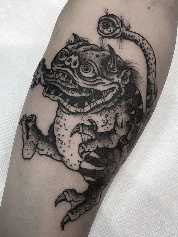 black blackwork tattoo on forearm #21831 | Tattoo Artist Henbo Henning