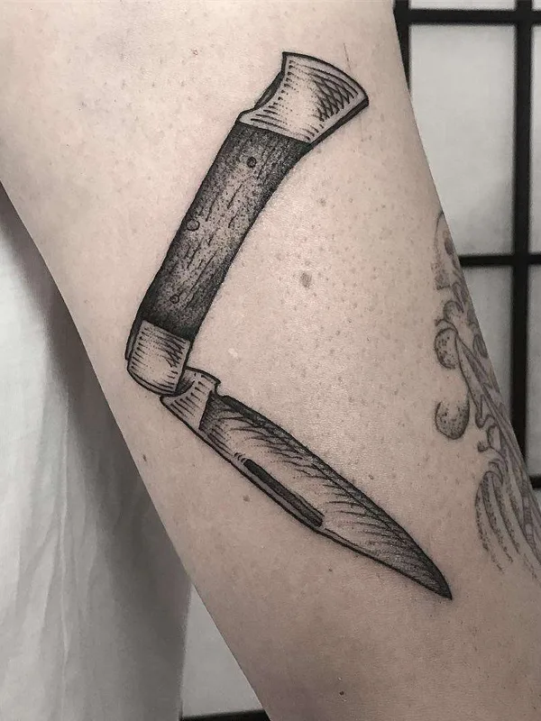 black blackwork tattoo on forearm #21825 | Tattoo Artist Henbo Henning