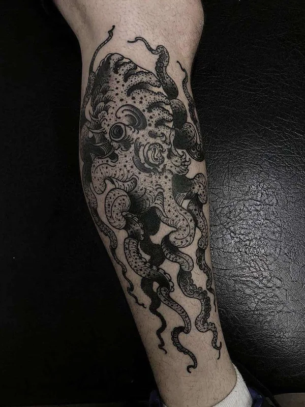 black blackwork tattoo on calf #21830 | Tattoo Artist Henbo Henning