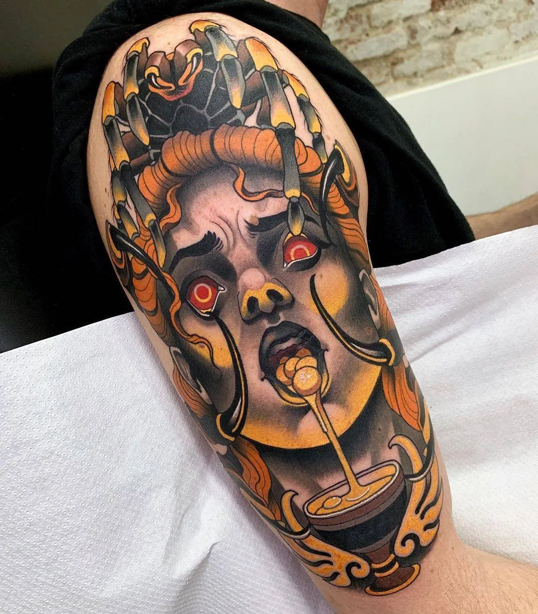 Artista de tattoos Javier Franko, tattoo de cor neo tradicional | Barcelona, Espanha