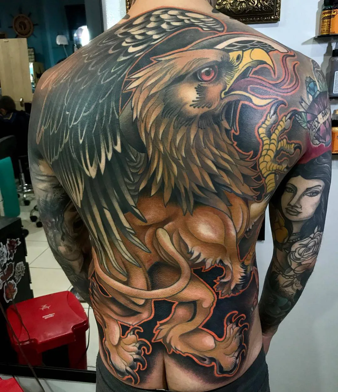 Artista de tattoos Javier Franko, tattoo de cor neo tradicional | Barcelona, Espanha