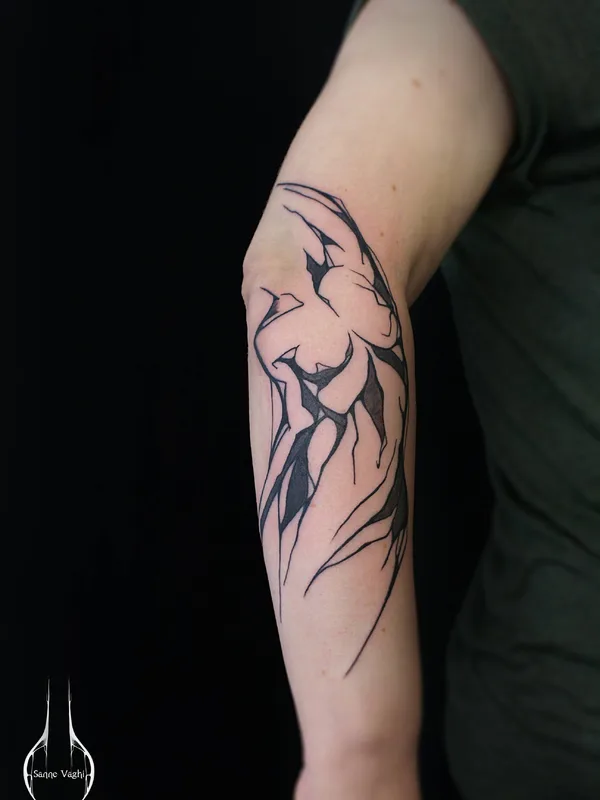 black blackwork 纹身 在 forearm #31044 | 纹身师 Sanne Vaghi