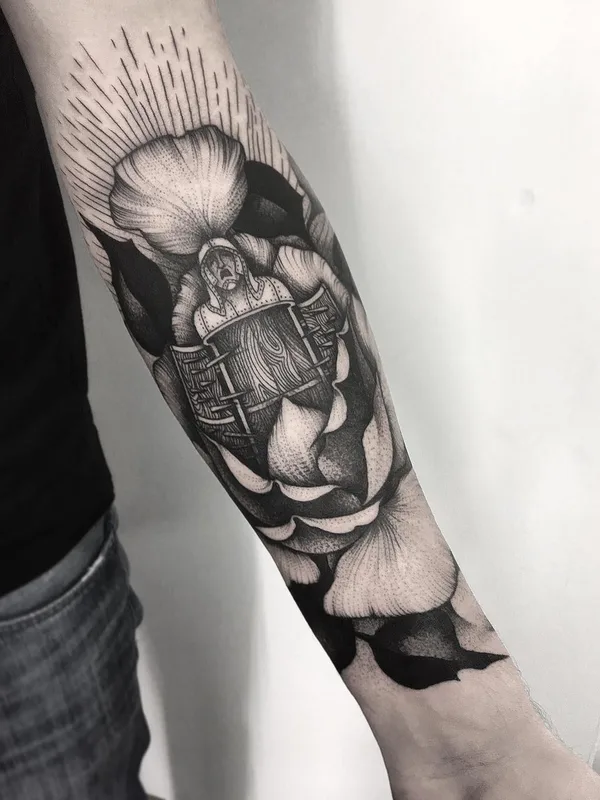 black and grey blackwork татуировка на forearm #31155 | Тату мастер Kelly Violet