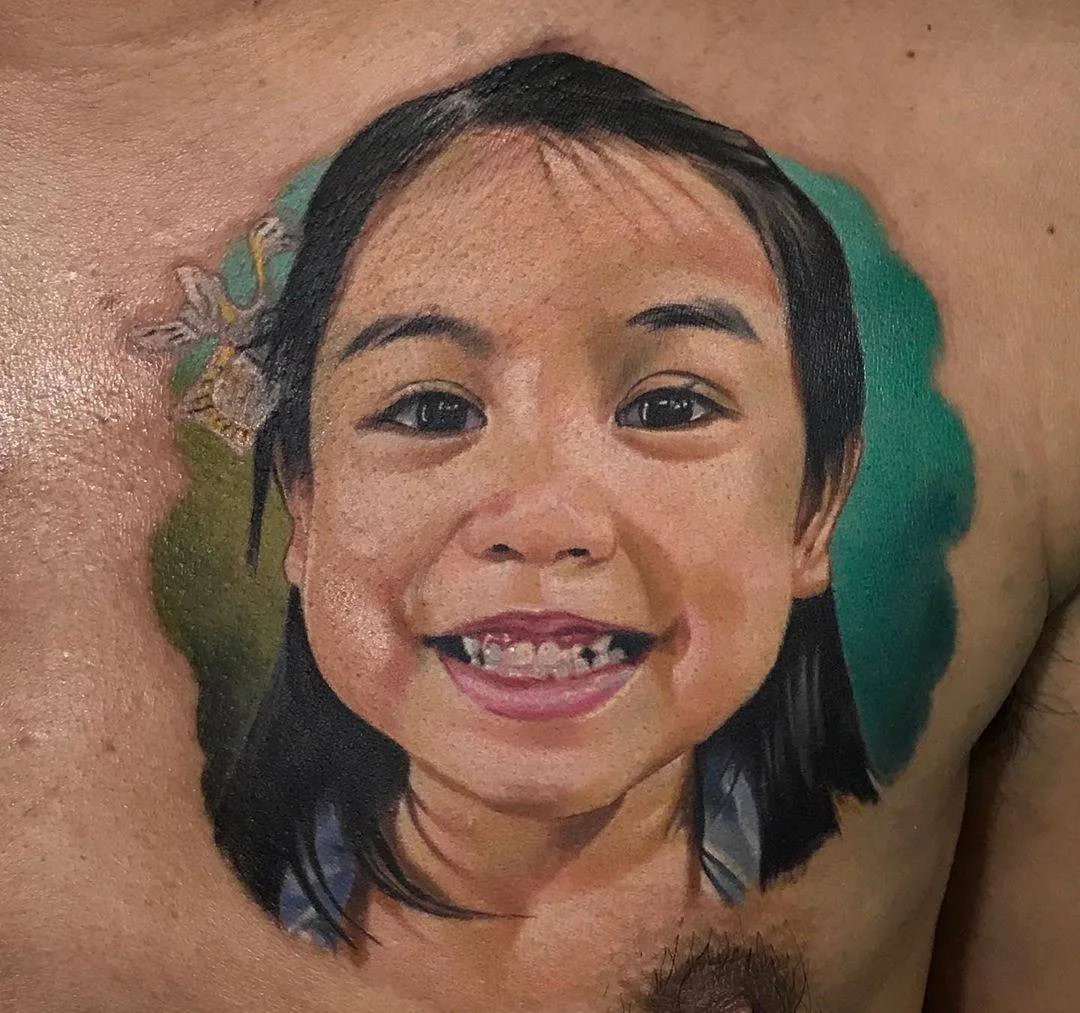 Artista de tatuagem Aaron Olaguivel (Omom Tattoo), tatuagem de portrét de cor detalhada em realismo de tatuagem | Manila, Filipinas