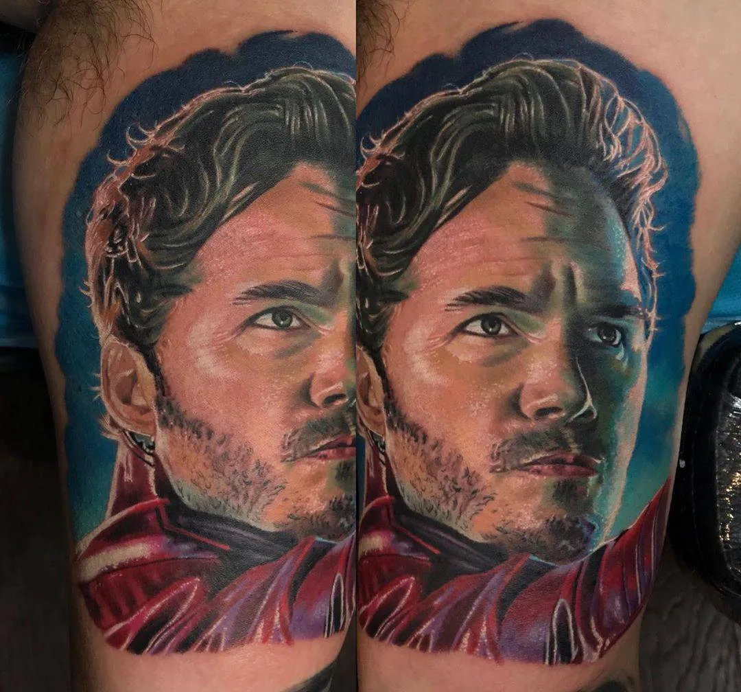 Artista de tatuagem Aaron Olaguivel (Omom Tattoo), tatuagem de portrét de cor detalhada em realismo de tatuagem | Manila, Filipinas