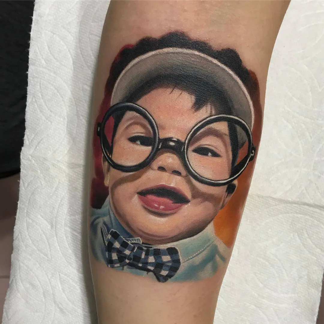 Artista de tatuagem Aaron Olaguivel (Omom Tattoo), tatuagem de portrét de cor detalhada em realismo de tatuagem | Manila, Filipinas