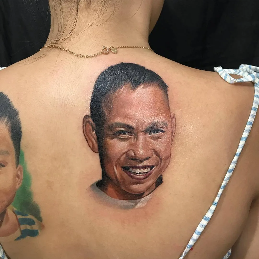 Artista de tatuagem Aaron Olaguivel (Omom Tattoo), tatuagem de portrét de cor detalhada em realismo de tatuagem | Manila, Filipinas
