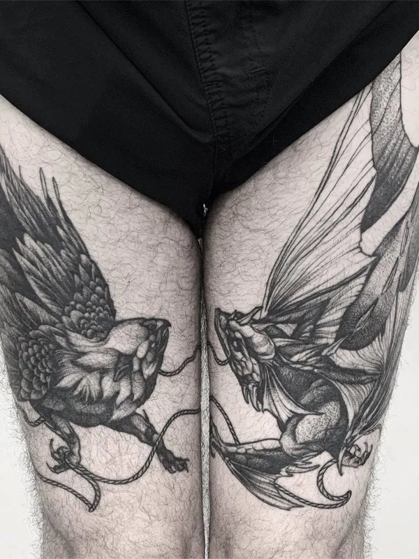 black and grey blackwork Tatuaggio su thigh #31441 | Tatuatore Planoc