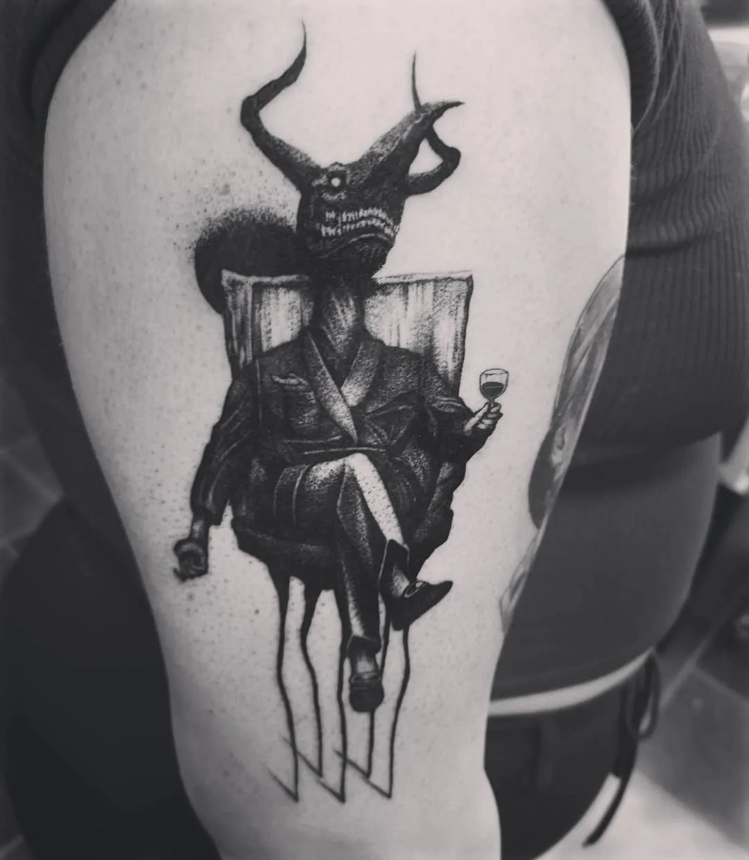 Artista de tatuagem Morty, tatuagem de horror preta, blackwork, tatuagem de esboço, tatuagem de pontos | Oslo, Noruega