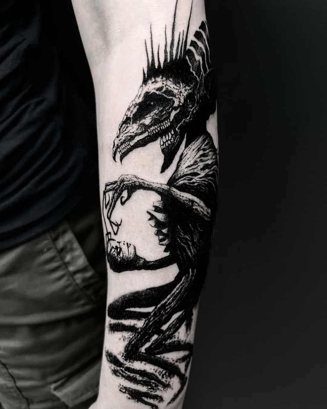 Artista de tatuagem Morty, tatuagem de horror preta, blackwork, tatuagem de esboço, tatuagem de pontos | Oslo, Noruega