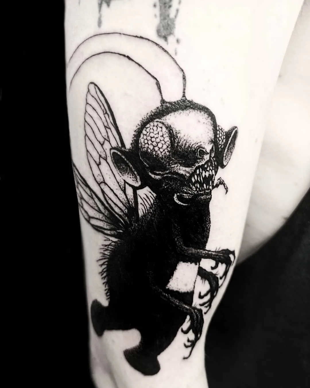 Artista di tatuaggio Morty, tatuaggio di terrore in nero, blackwork, tatuaggio a schizzo, tatuaggio a punti | Oslo, Norvegia