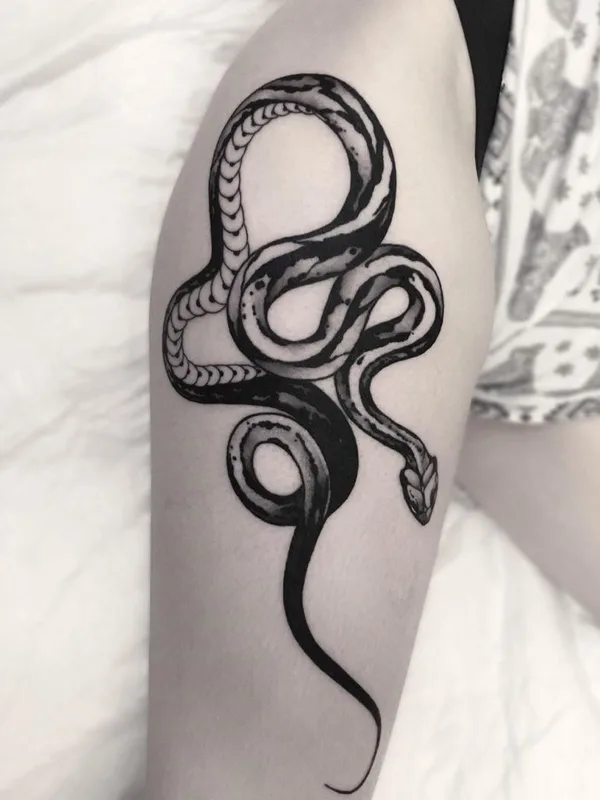 black blackwork татуировка на thigh #36406 | Тату мастер Vladimir Pride