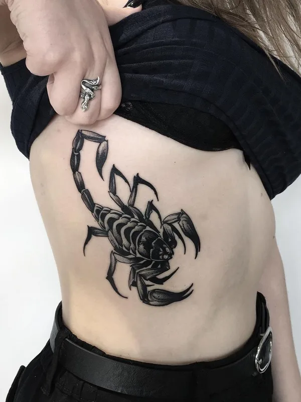 female black and grey blackwork татуировка на side #36410 | Тату мастер Vladimir Pride