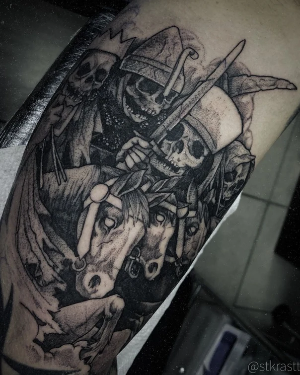 Чёрно-серая Skull, Horse tattoo на Предплечье