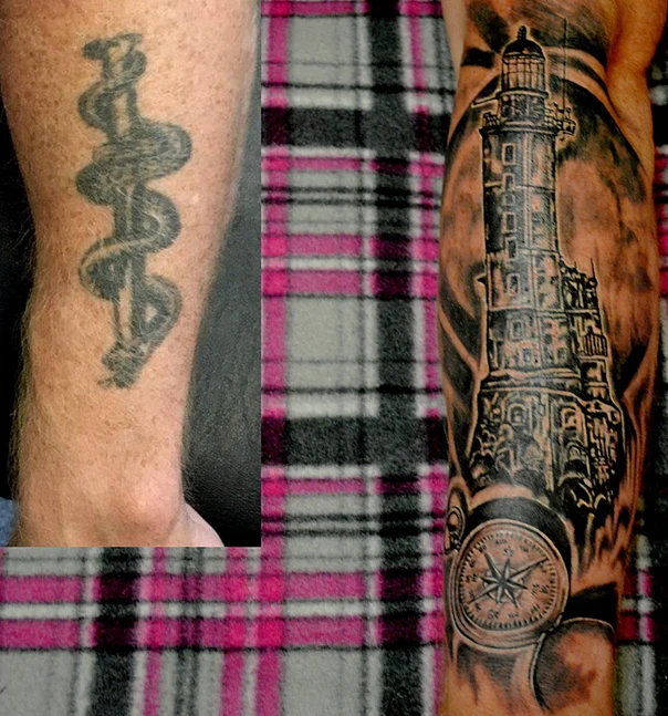 Чёрно-серая Lighthouse, Compass tattoo на Предплечье