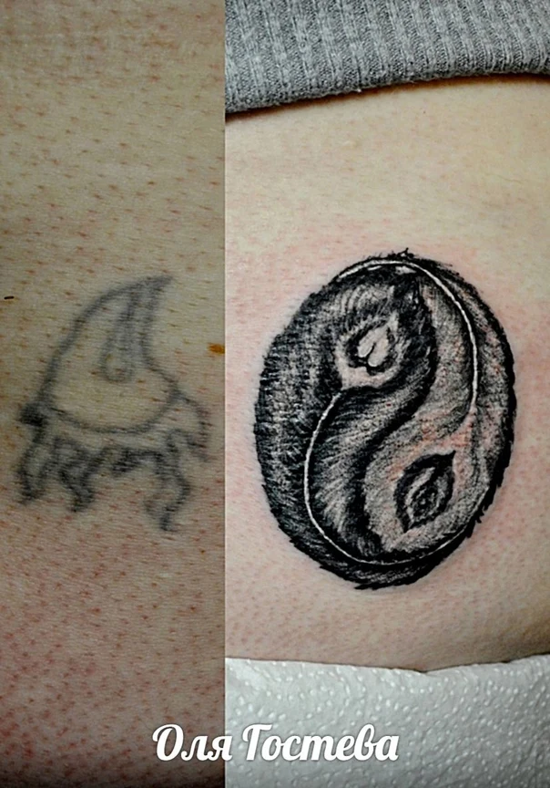 Блэкворк Yin yang tattoo на Живот