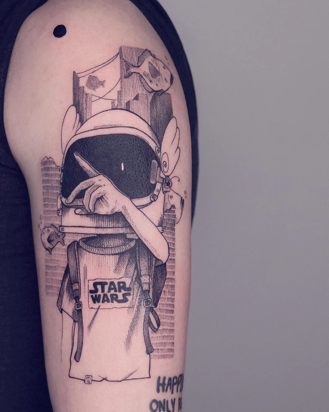 Black and grey graphic tattoo | Tattoo artist Serena Caponera | Rome, Italy