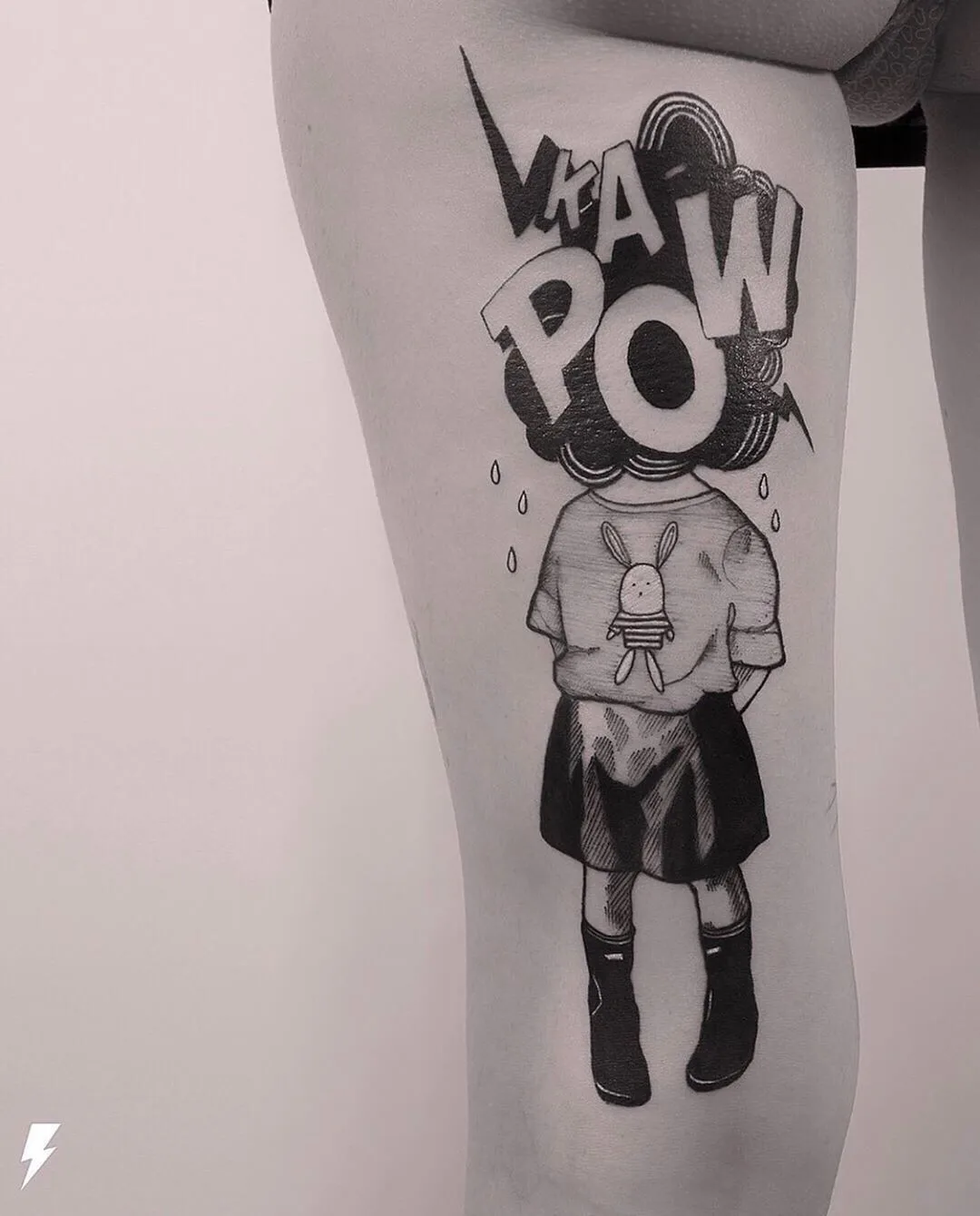 Black and grey graphic tattoo | Tattoo artist Serena Caponera | Rome, Italy