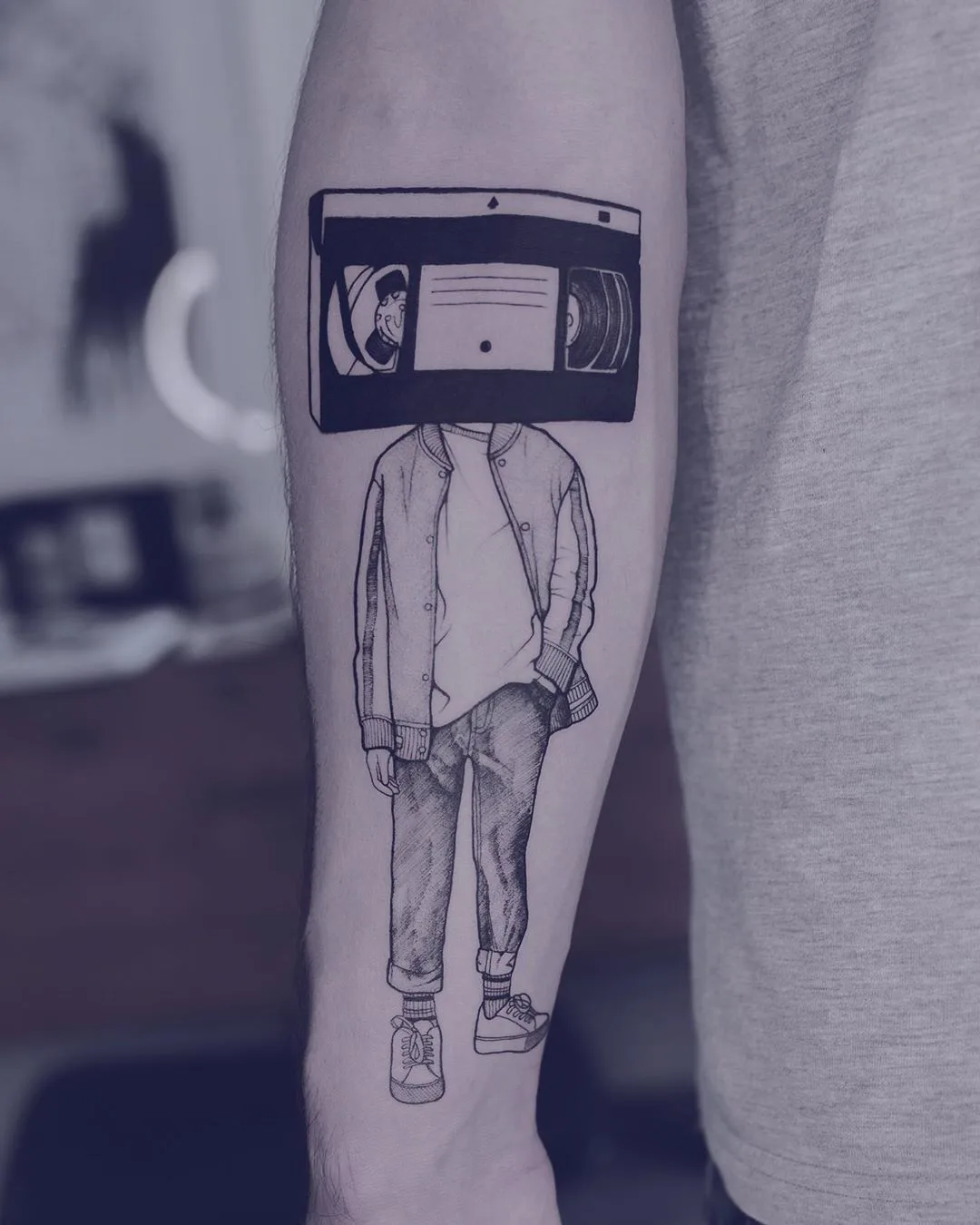 Black and grey graphic tattoo | Tattoo artist Serena Caponera | Rome, Italy