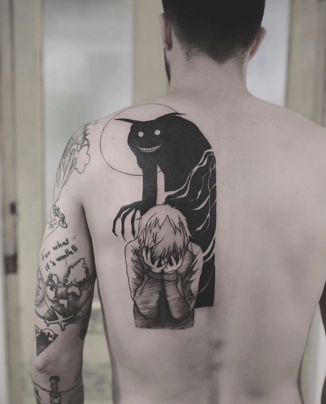 Black and grey graphic tattoo | Tattoo artist Serena Caponera | Rome, Italy