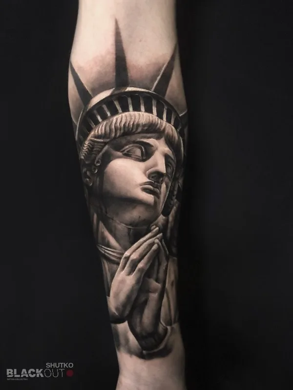 black and grey realism Tatuaggio su forearm #40671 | Tatuatore Алена Шутько