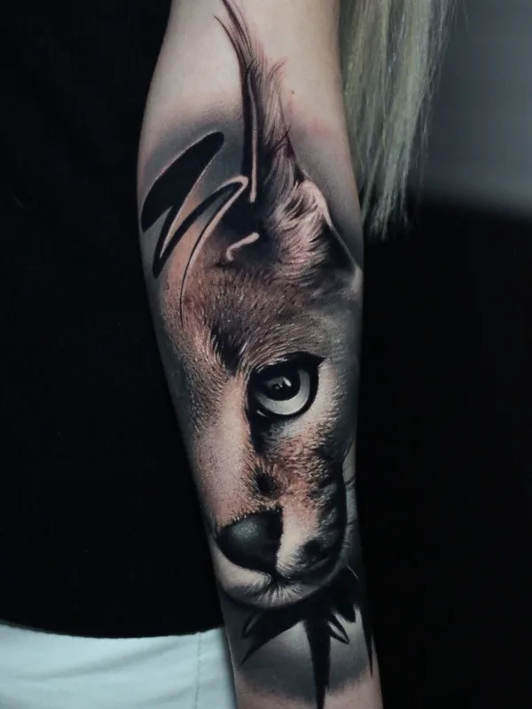 female black and grey realism Tatuaggio su forearm #40691 | Tatuatore Владислав Шувалов