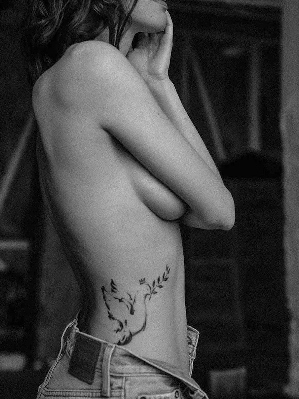 female black linework татуировка на ribcage #40961 | Тату мастер Евгений Борщ
