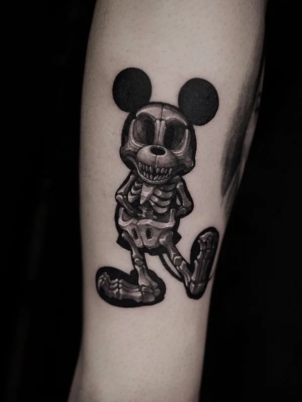 black and grey black and grey Tatuaggio su forearm #41019 | Tatuatore Gara