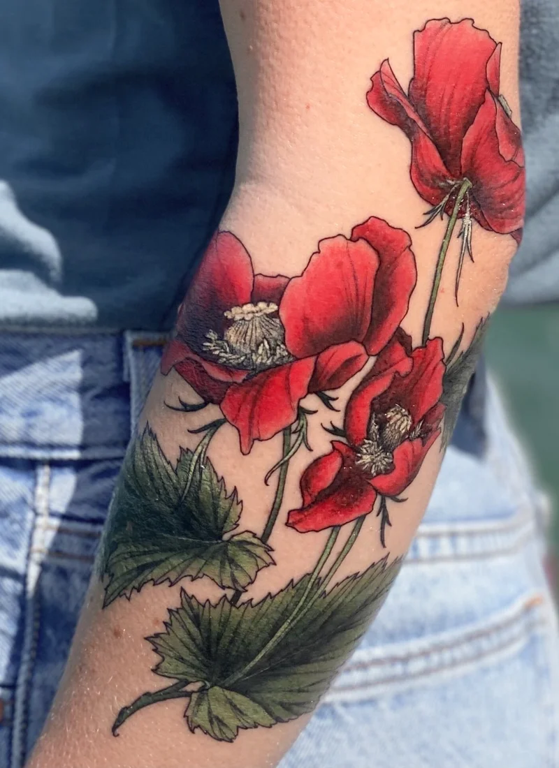 O fascinante mundo da flora em uma tatuagem bot&acirc;nica por Olga Nekrasova