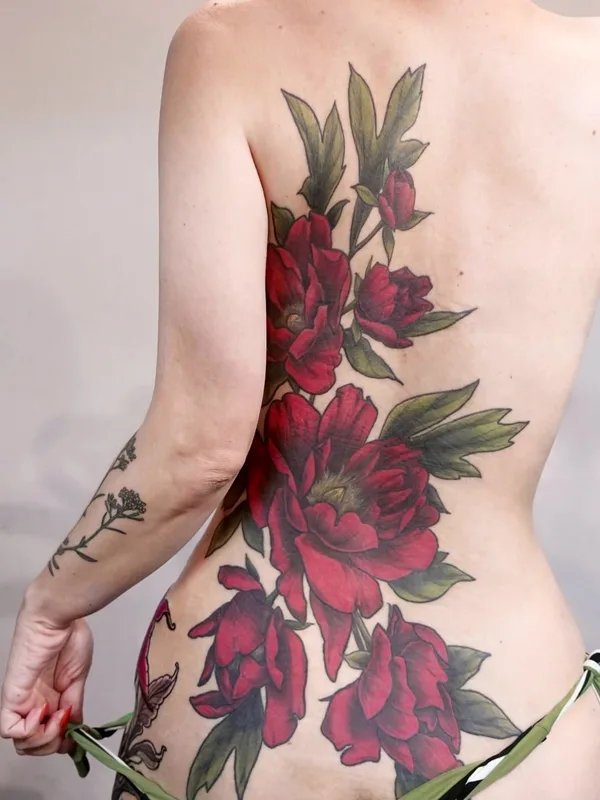 female color botanic Tatuagem em back, side #55293 | Tatuador Ольга Некрасова