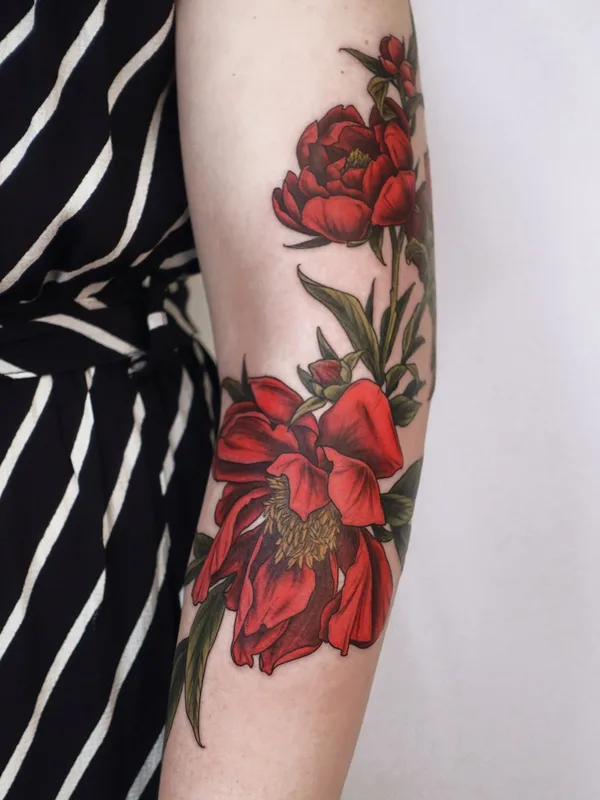 female color botanic Tatuagem em forearm #55288 | Tatuador Ольга Некрасова