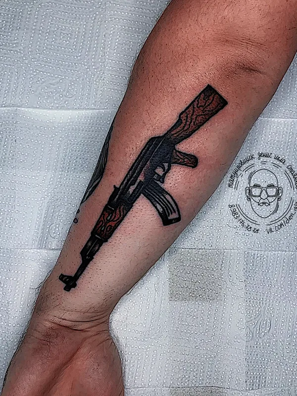 male black blackwork tattoo auf forearm #55307 | Tätowierer Денис Игла-Стоянков
