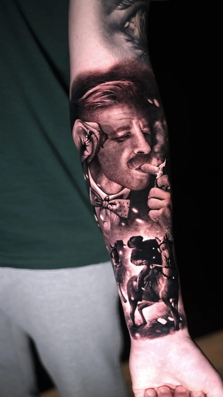 Artista de tatuagem de realismo preto e cinza Anton Martyushev