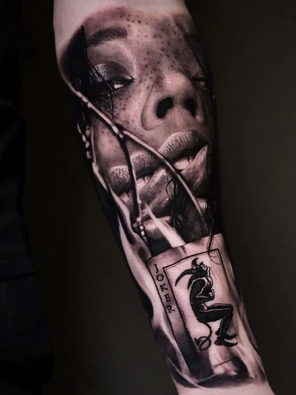 female black and grey realism tatuaje en forearm #55337 | Tatuador Антон Мартюшев