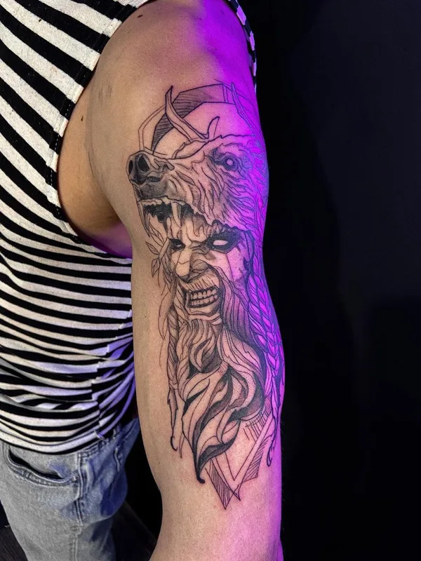 black and grey blackwork татуировка на bicep #55494 | Тату мастер Юлия Арбузова