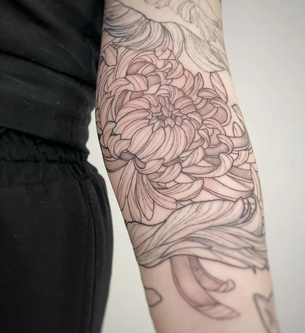 Лайнворк Flower tattoo на Предплечье