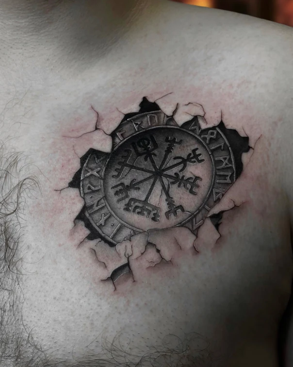 Чёрно-серая Rune, Compass tattoo на Грудь