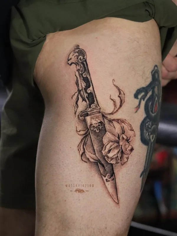 black and grey black and grey татуировка на thigh #70739 | Тату мастер Евгения Моцар