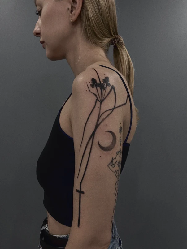 Лайнворк Botanic, Cross tattoo на Плечо
