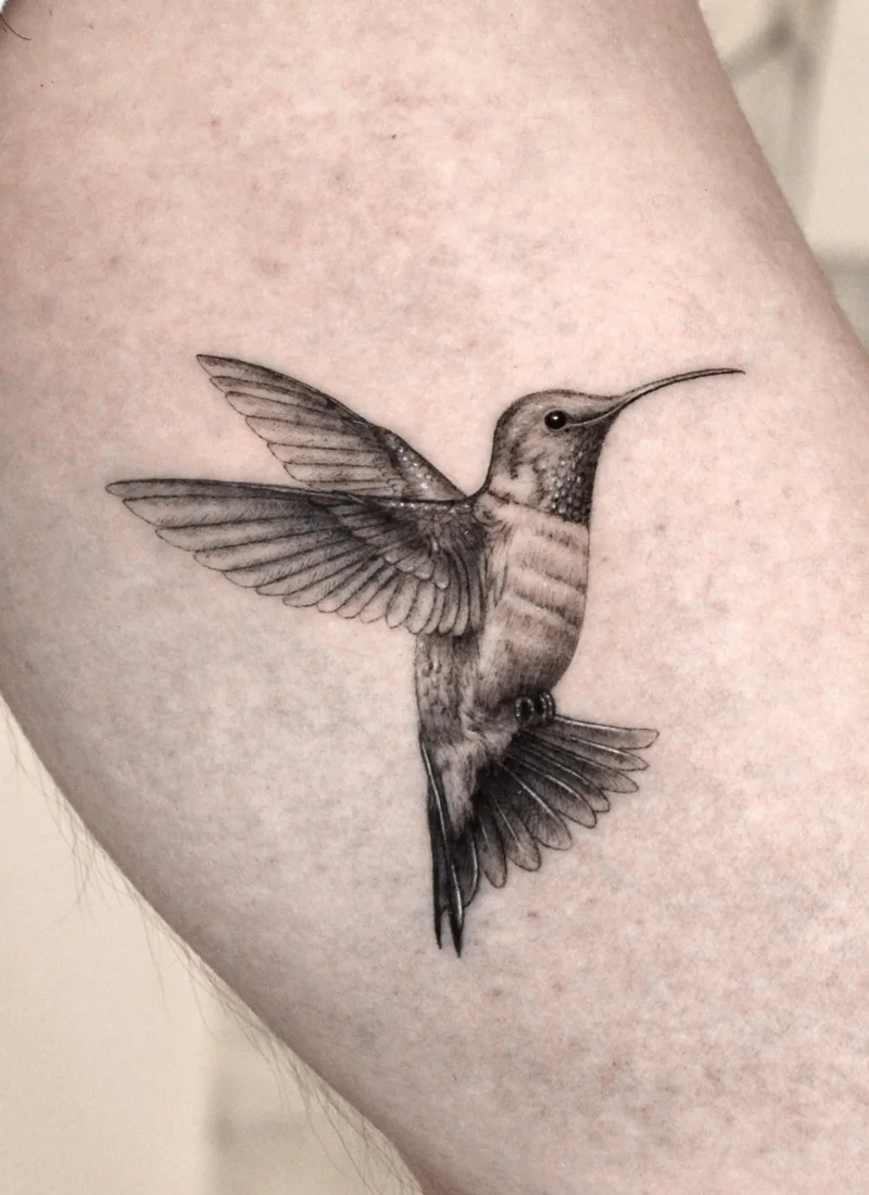 Significato del tatuaggio con colibr&igrave;: ricordo, guerriero azteco e gioia