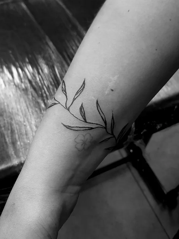 black and grey linework 타투 부위 forearm #71322 | 타투이스트 Влада Измайлова