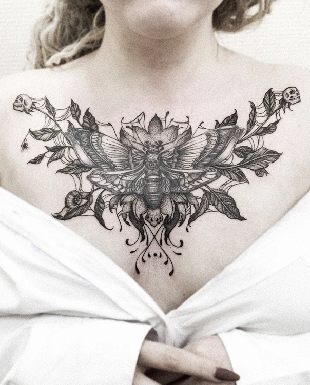Блэкворк Moth, Skull tattoo на Грудь