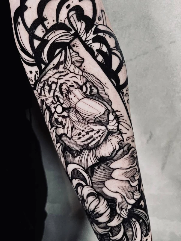 Blackwork Tiger, Floral tattoo on Forearm