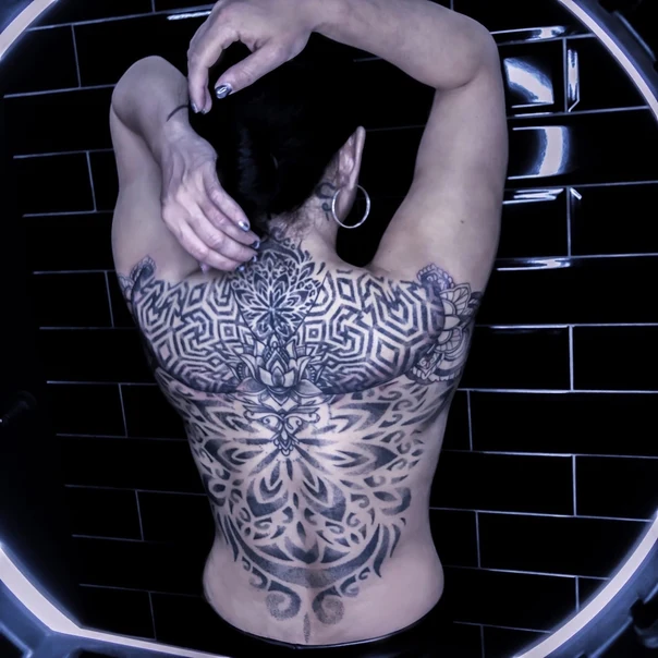 Орнаментальная Geometric, Floral tattoo на Спина (полная)