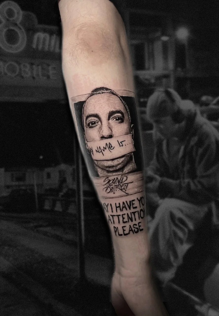 Tattoo artist Fabian Hellberg
