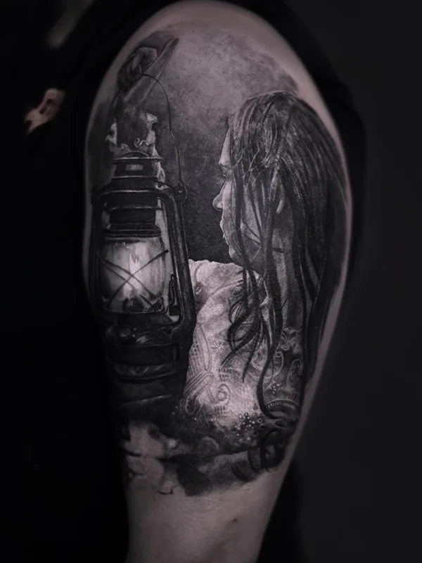 black and grey realism tatuaje en upper arm #71779 | Tatuador Тимофей Никульшин