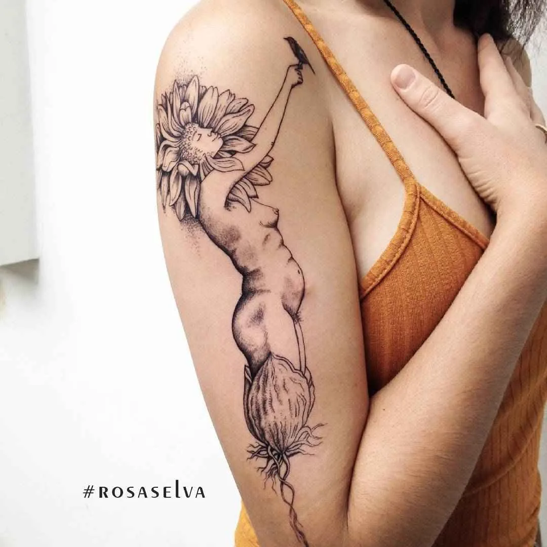 Tatuador Rosa Selva tatuagem preto e branco dotwork linework tattoo | Artista de tatuagem Rosa Selva tatuagem preto e branco dotwork linework tattoo