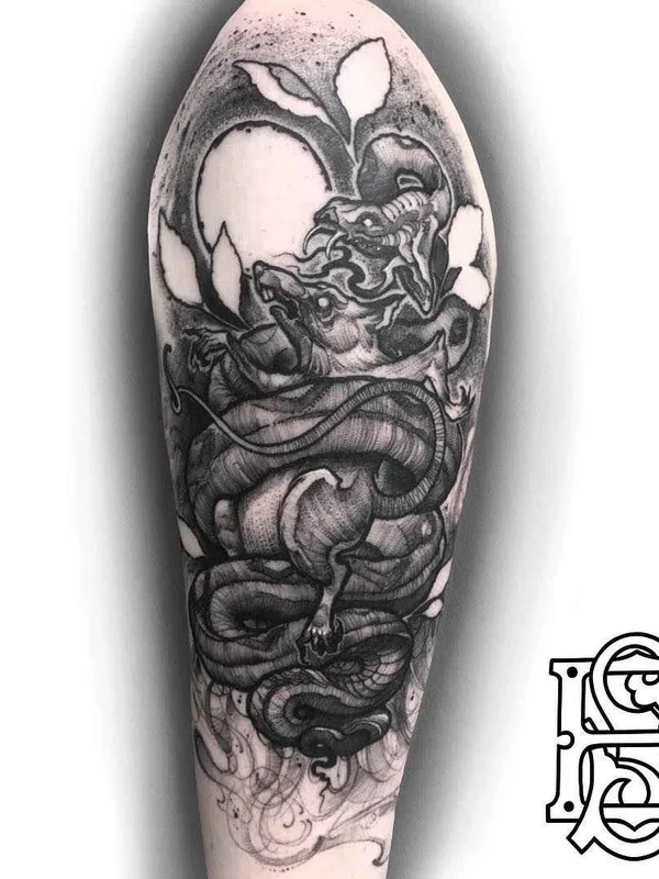 black and grey blackwork Tatuaggio su forearm #11869 | Tatuatore Eddie Stacey